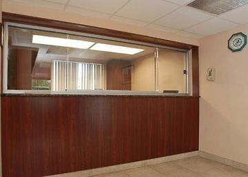 Days Inn & Suites By Wyndham Indianapolis Airport East المظهر الخارجي الصورة